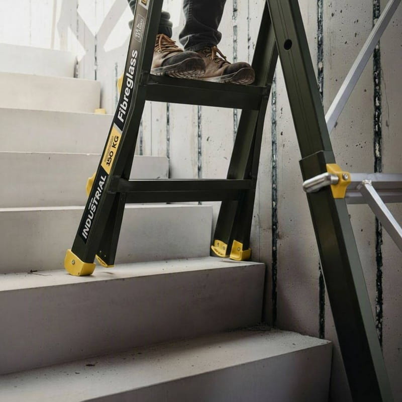 TradeTough AdjustaStep Fibreglass Telescopic Platform Ladder